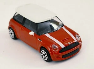 MINI COOPER S 2001 Reworked From 1959 Diecast 1:43 white Roof and Hood Bburago - Foto 1 di 7