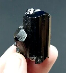 29 Gram Schorl from Gilgit Baltistan Pakistan. - Picture 1 of 4