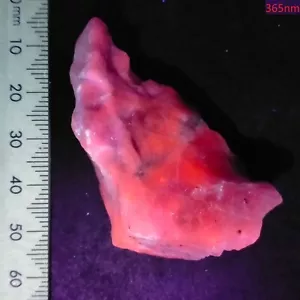 Fluorescent Sodalite long wave glowing rough natural mineral specimen 154ct - Foto 1 di 8