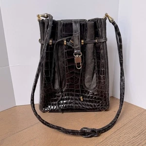 Elegante bolso cubo vintage de cocodrilo marrón en relieve para mujer con cordón - Imagen 1 de 15