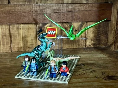 LEGO Jurassic World Dinosaur Lot 3 Dinosaurs & 4 minifigures Excellent Cond. - Image 1 of 4
