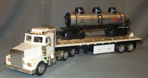 Taylor  Trucks / K-Line 2002 NJ Transit Flatbed Truck w/ Tank Car Ld wks/ Lionel - Picture 1 of 15