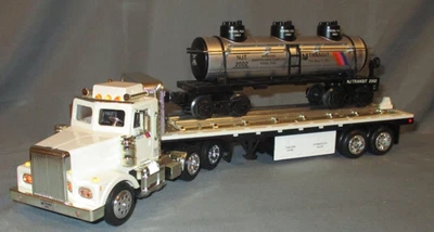 Taylor  Trucks / K-Line 2002 NJ Transit Flatbed Truck w/ Tank Car Ld wks/ Lionel - Image 1 of 4
