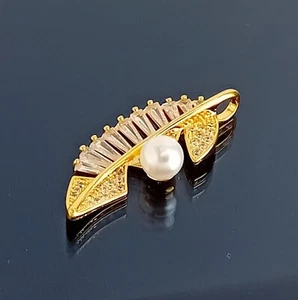 18K Gold Filled Stunning Italian Simulated Baguette Diamond 18ct GF Pendant 30mm - Picture 1 of 11
