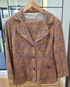 Tailor made, stylish, vintage lady's woollen suit size 12 - Picture 1 of 9