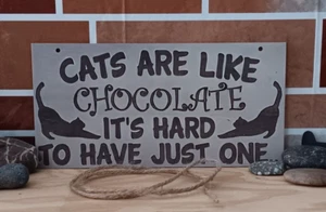 Letrero de madera rústico Los gatos son como el chocolate estilo clásico de granja 8"x12" - Imagen 1 de 1