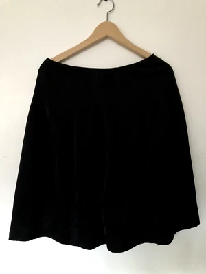 Nicole Farhi black satin silk pleated skirt size UK 12 - Image 1 of 4