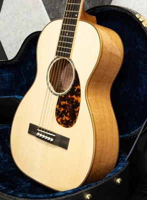 Larrivée P-09 Silver Oak Custom – Moon Spruce / Silver Oak with Original Hard Sh - Image 1 of 4