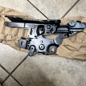 Hood Hinge - BMW (41-61-7-286-344) 2012-2021 BMW - Picture 1 of 3