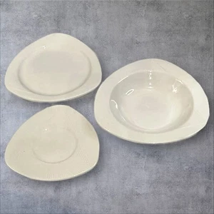 3 Oneida China Casual Settings Stratosphere White Triangle Bowl/Plate/Saucer - Picture 1 of 7