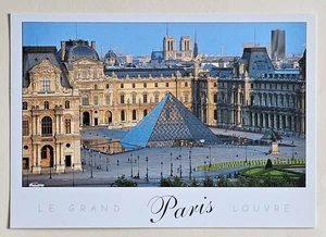 France Postcards. Paris. Louvre Museum. - Picture 1 of 2