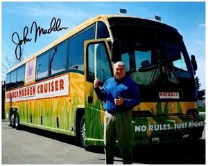 Autobús crucero Outback Madden firmado por John Madden 8x10 - Imagen 1 de 2