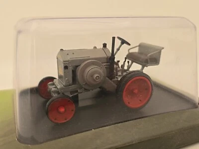 DEUTZ MTZ 120 1929 GREY HACHETTE UNIVERSAL HOBBIES 1/43 DIECAST TRACTOR CASED - Image 1 of 2