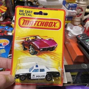 1980 Vintage Matchbox Superfast No. 10 Plymouth Grand Fury Police Car Moc - Picture 1 of 6