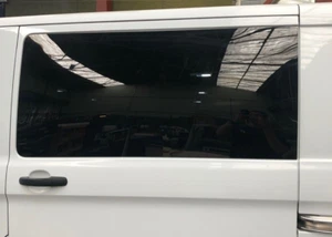 Transit Custom 2014-23 Schiebefenster vorne links fest rechts (B2F) Sichtschutz - Bild 1 von 8