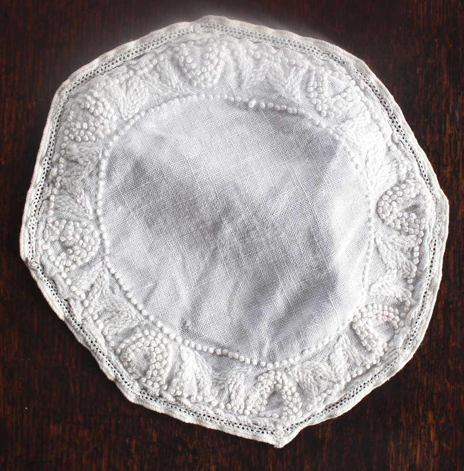 Napperon en dentelles fait main  - Années 20 - VO - Photo 1/1