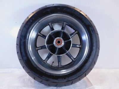 Llanta y neumático plateados Kawasaki Vulcan 1700 Nomad Voyager VN1700 2009 Foto 1 de 4