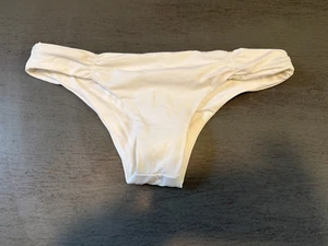 bitsy cut NEW white L SPACE lined swimsuit bikini bottom size XS - Picture 1 of 2