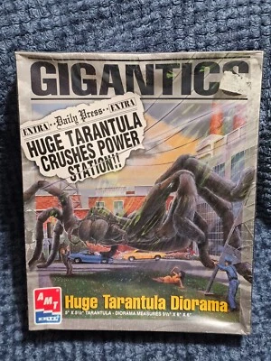 1996 Rare Gigantics Huge Tarantula Diorama Model Kit Sealed, AMT ERTL NOS - Image 1 of 4