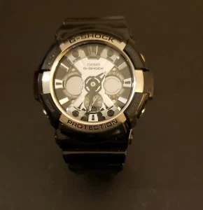 Reloj para hombre Casio G-Shock negro GA-200BW - Imagen 1 de 2