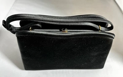 Bolso clutch de noche Judith Leiber negro satinado Foto 1 de 4