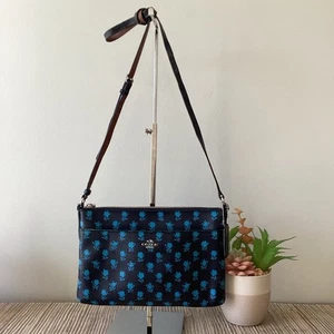 Coach NY Umhängetasche Handtasche blau Blumenmuster - Bild 1 von 8