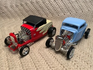 Lote de 2 varillas Ford Street 32 Roadster y 34 cupé FoMoCo Classics 1/18 Ertl - Imagen 1 de 24