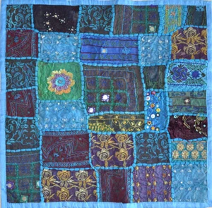 Funda de almohada cuadrada con parches vintage bordados a mano color turquesa decoración de pared - Imagen 1 de 4