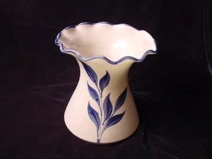 Wiliamsburg Pottery Vase Art Pottery Ruffled Edge Blue Designed Vase - Picture 1 of 3
