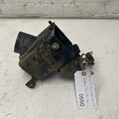 Kawasaki Ke175 1976 OEM estuche filtro de aire con caja de batería Foto 1 de 4