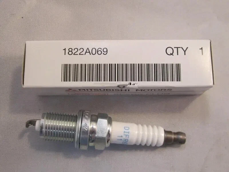 NOVA VELA DE IGNIÇÃO ORIGINAL DO FABRICANTE Mitsubishi 1822A069 - Imagem 1 de 1