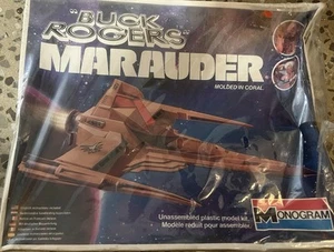 MONOGRAMMA BUCK ROGERS MARAUDER, MODELLATO IN CORALLO MODELLO 6031, SIGILLATO IN FABBRICA, - Foto 1 di 3