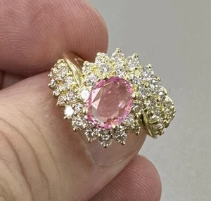 A Delightful 1.25ct Padparadscha Sapphire & Diamond 18k Ring - Bild 1 von 12