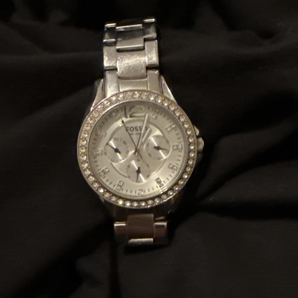 Fossil Riley Women's Stainless Steel Watch 38mm with Crystal Accent ES3202 - image 1 of 4