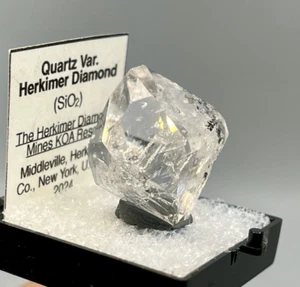 10.08 g A Grade Herkimer Diamond w/ Sharp Terminations, Rainbows, Hydrocarbon - Picture 1 of 10