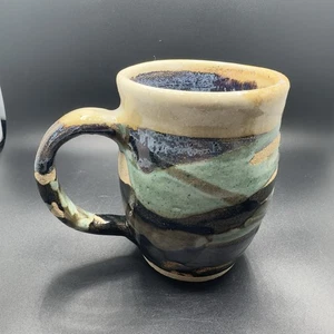Handgefertigte Keramik Kaffeetasse Becher 16 Unzen türkis beige schwarz 4 3/4 hoch - Bild 1 von 8