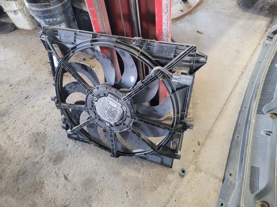 Radiator Fan Motor Fan Assembly Fits 15-22 CANYON 2036833 Foto 1 de 1