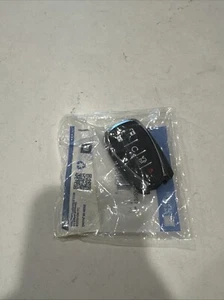 New GM 13529662 Key Fob Transmitter 2016-2020 Camaro Malibu 16-19 Cruze - Picture 1 of 4