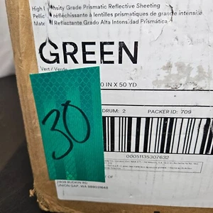 3M 3937 High intensity Prismatic Reflective Sheeting 30" x 150 FT Green (NEW) - Picture 1 of 2