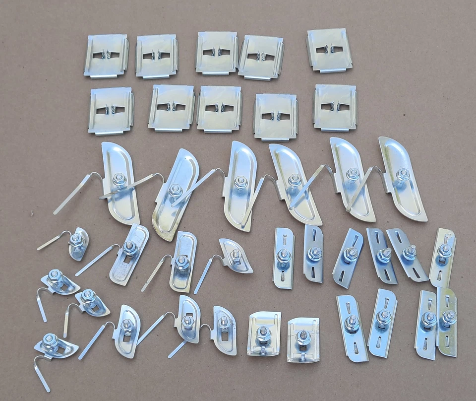 1956 FORD FAIRLANE 4 DOOR SEDAN SIDE MOLDING CLIP KIT - Image 1 of 1