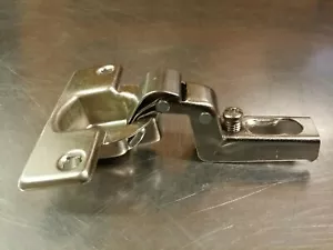 Hettich Self Close Cabinet Hinge w/o Mount, Kirchlengern Germany, 1492 29.1 - Picture 1 of 7