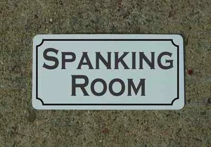 Letrero de metal SPANKING ROOM 4 hoteles motel disfraces niñas ropa de club nocturno TV película accesorios sexuales - Imagen 1 de 3