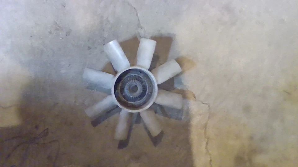 NISSAN 300ZX NON TURBO ENGINE RADIATOR COOLING FAN CLUTCH ASSEMBLY OEM - Image 1 of 1