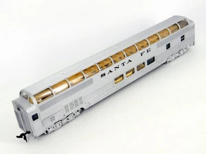 HO Bachmann SANTA FE 85' MaxiDome Passenger Car W/Interior - Picture 1 of 3