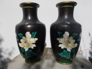 A PAIR FANTASTIC VINTAGE BLACK CLOISONNE ENAMEL JAPANESE VASES SIGNED $750 O.N.O - Picture 1 of 22