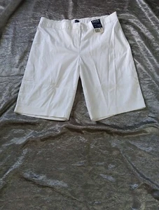 NWT Basic Editions Women's size 18w Classic Fit Lightweight Shorts white - Picture 1 of 5