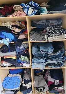 Lote de 40 piezas de ropa a granel para revendedor mujeres hombres niños - Imagen 1 de 1