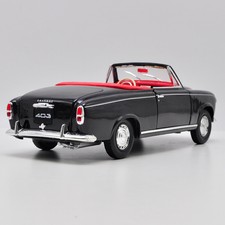 1957 Peugeot 403 Vintage Car WELLY 1:18 Scale Diecast Model Car