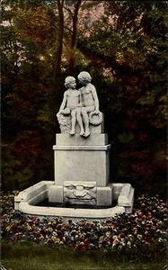 1922 Stempel Crefeld auf AK Krefeld Brunnengruppe in der Hohenzollern Strasse - Bild 1 von 1