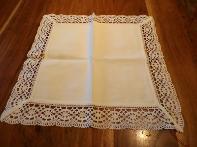 Linge ancien 1 Napperon  coton epais   blanc avec dentelle - Photo 1/3